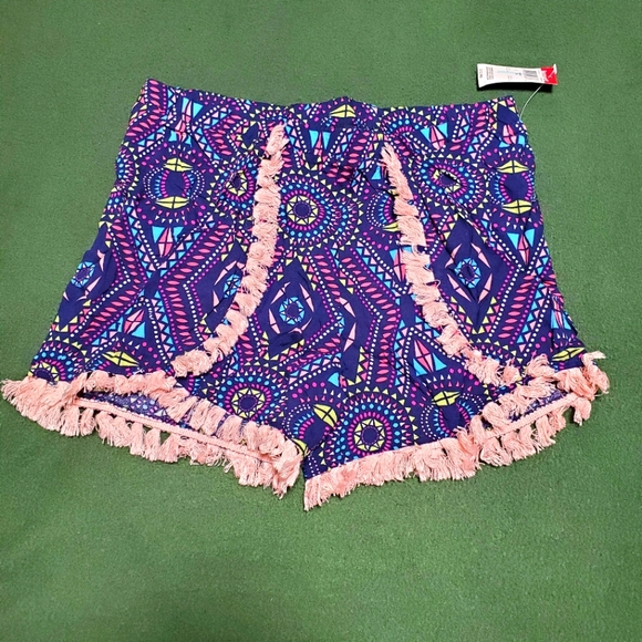 Geometric Pattern Shorts - Picture 1 of 4